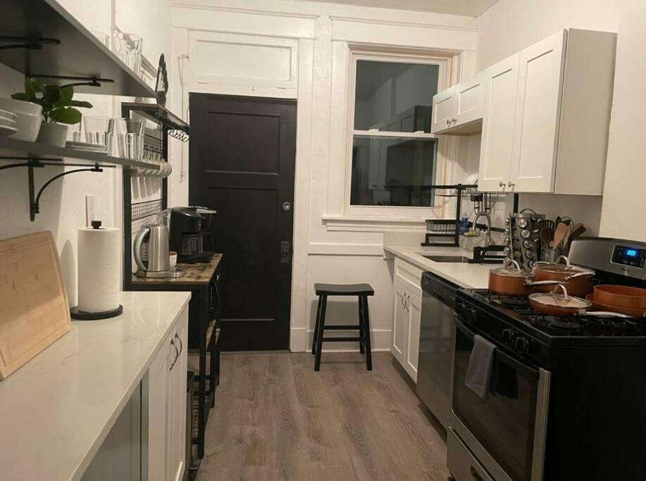 Apartamento Lovely 2Br W Office Space - King Bed & Alexa Pittsburgh Exterior foto