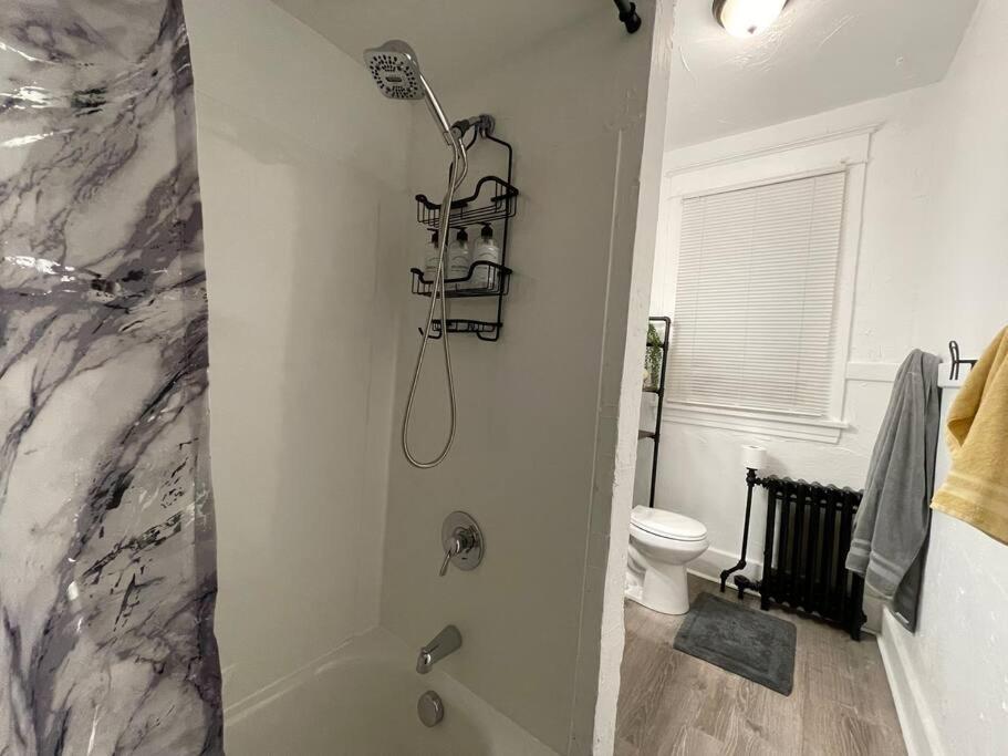 Apartamento Lovely 2Br W Office Space - King Bed & Alexa Pittsburgh Exterior foto