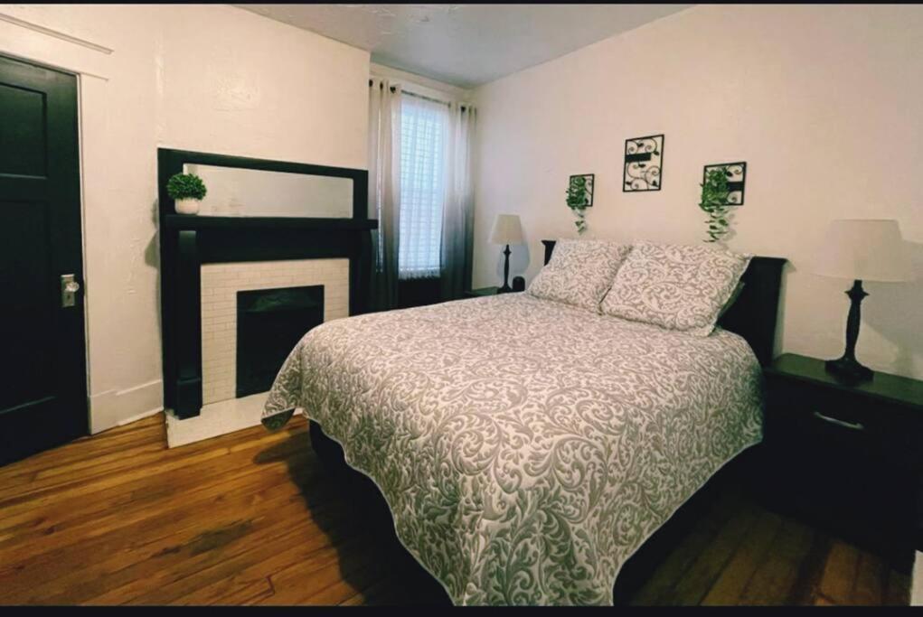 Apartamento Lovely 2Br W Office Space - King Bed & Alexa Pittsburgh Exterior foto