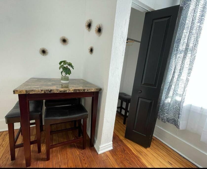 Apartamento Lovely 2Br W Office Space - King Bed & Alexa Pittsburgh Exterior foto