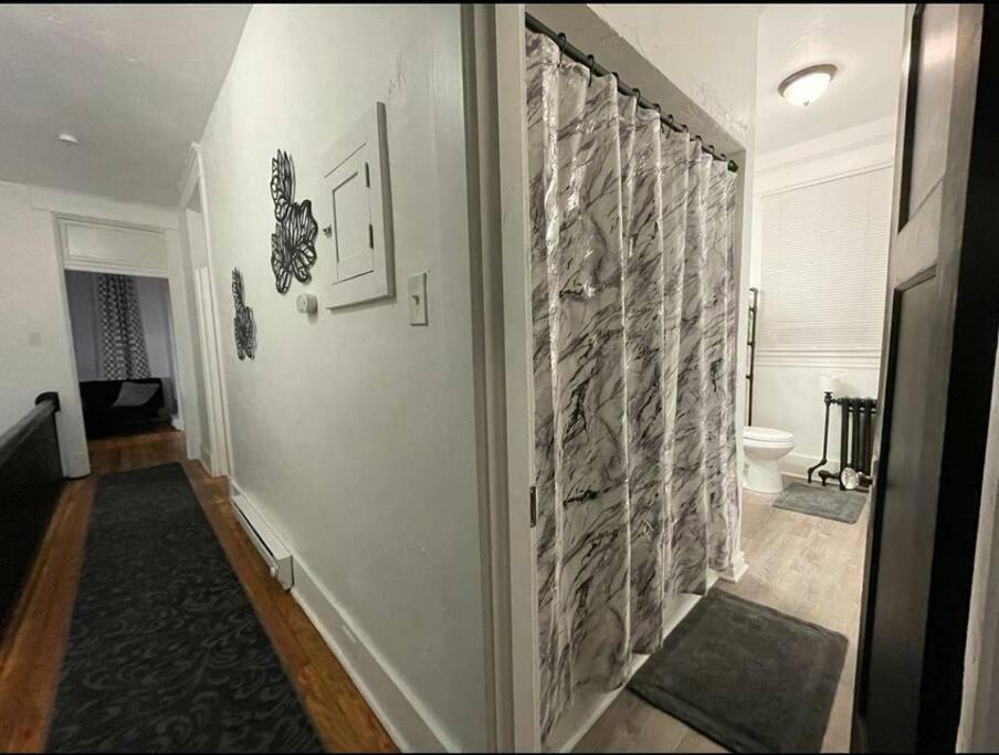 Apartamento Lovely 2Br W Office Space - King Bed & Alexa Pittsburgh Exterior foto